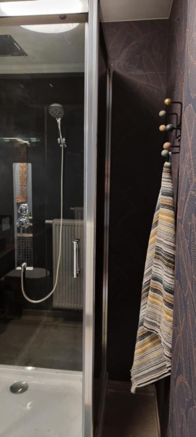 Logies La Chevre Folle - Lodging & Cooking In Style With Shared Kitchen Ostende Exterior foto